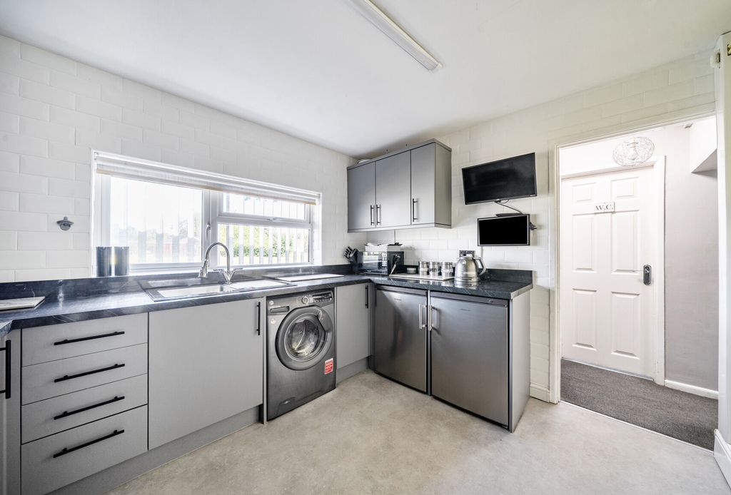 Property photo 3 of 20 1482641-7-6A47E9c...