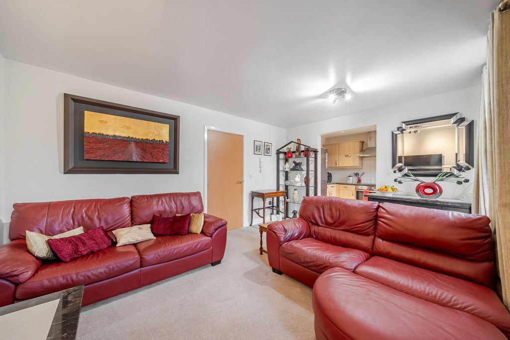 Property photo 2 of 18