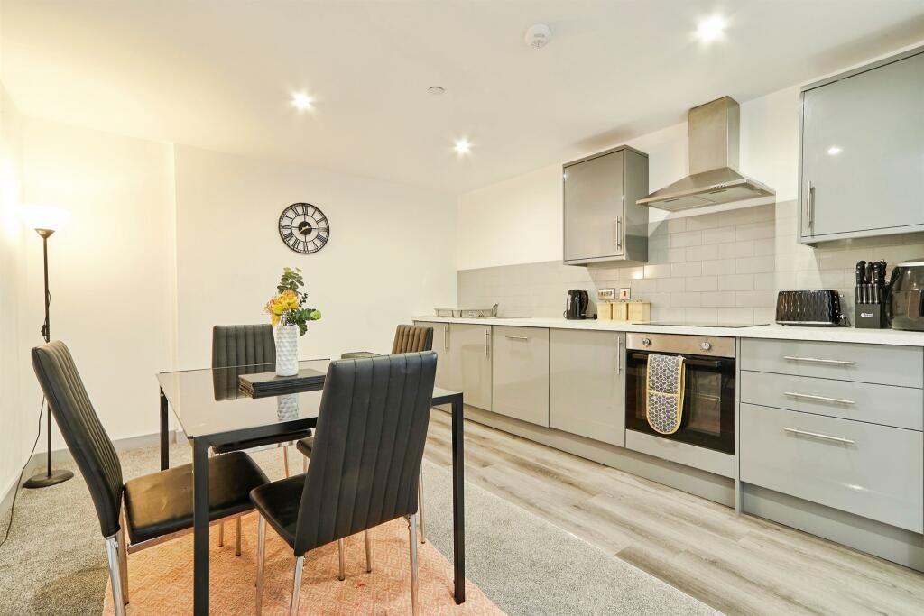 Property photo 1 of 4 1 Bed Flat To Rent Outwood Ln, London Cr5