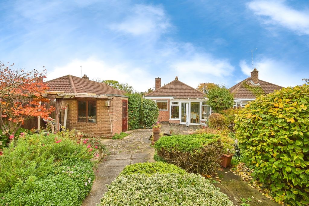 Property photo 3 of 17 Garden