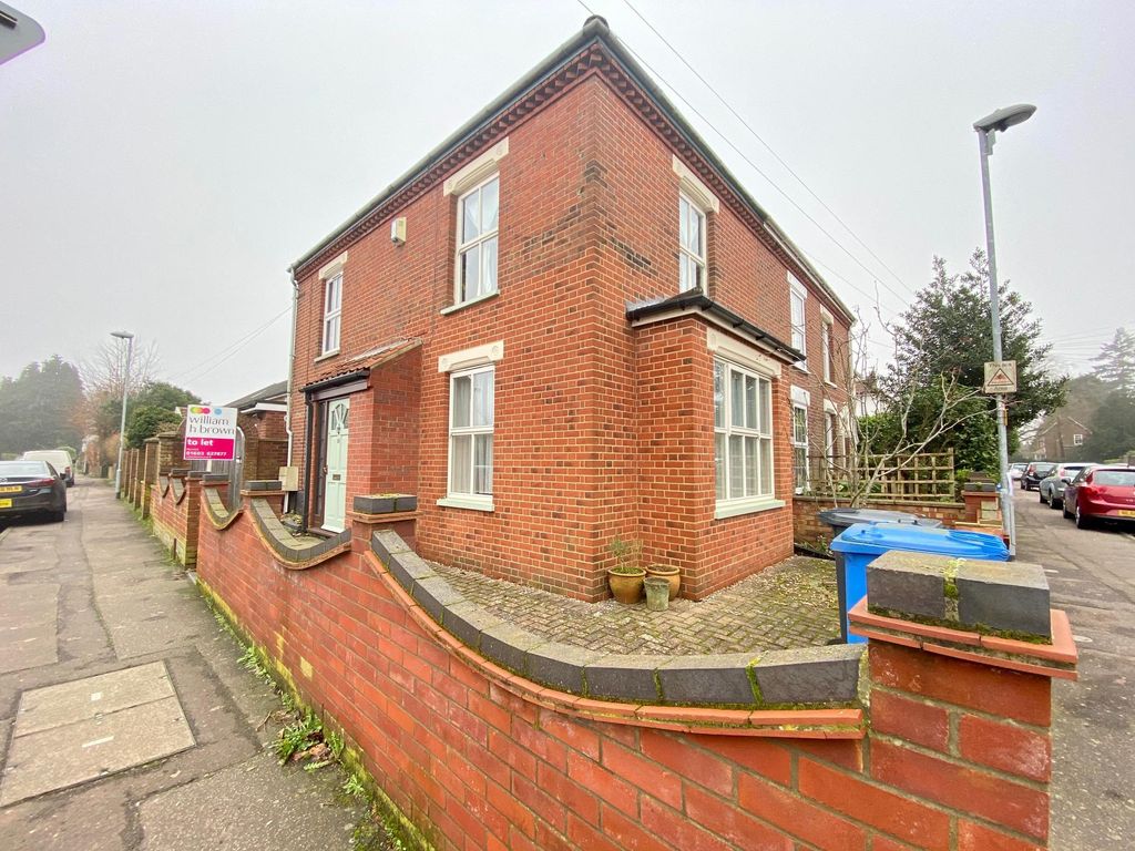 Property photo 1 of 16 Image