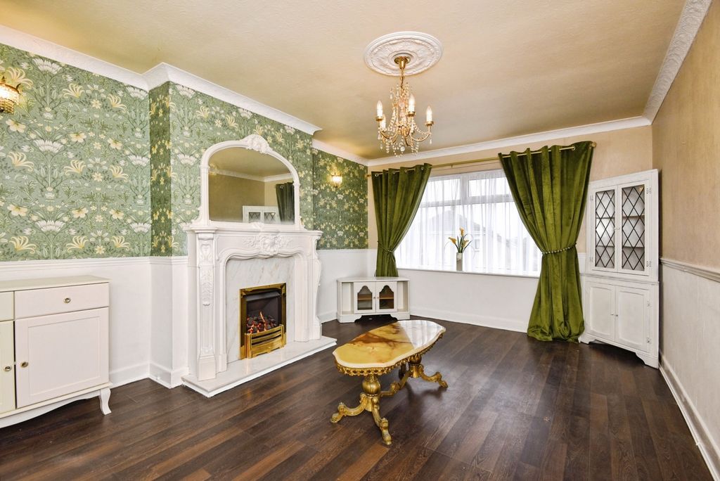 Property photo 3 of 20 Pbox-Img.Jpg