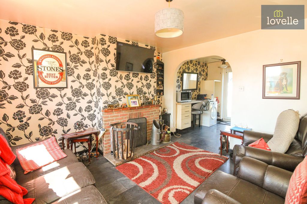 Property photo 2 of 13
