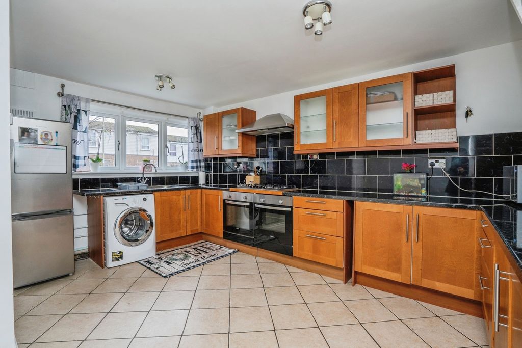 Property photo 3 of 16 Pbox-Img.Jpg