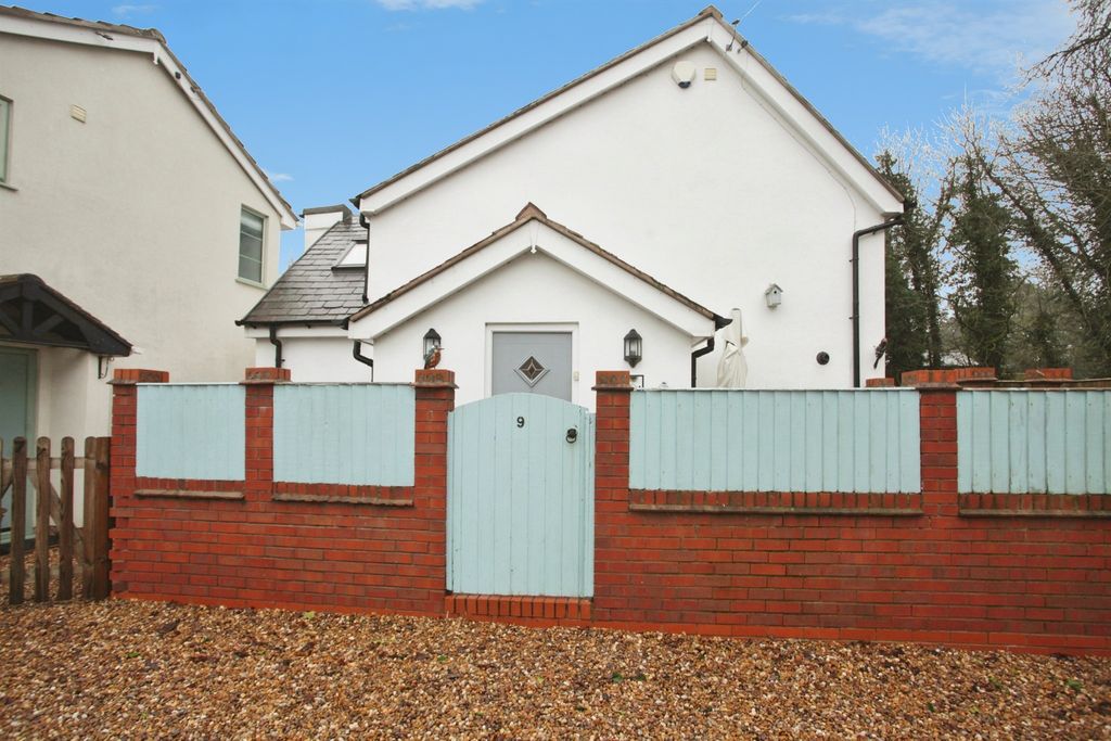 Property photo 2 of 23