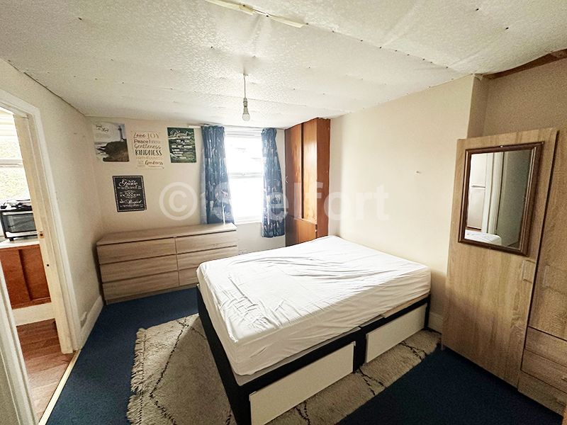Property photo 1 of 4