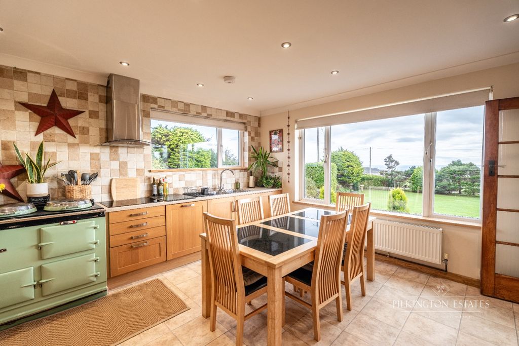 Property photo 2 of 33 4846354