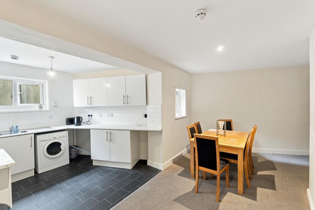 Property photo 3 of 15 Kitchen Diner