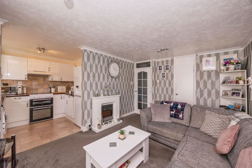 Property photo 2 of 14