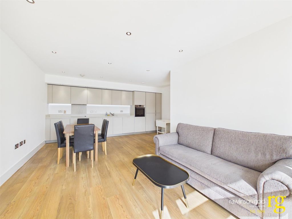 Property photo 3 of 14 Cam02900G0-Pr0330-Still001.Jpg