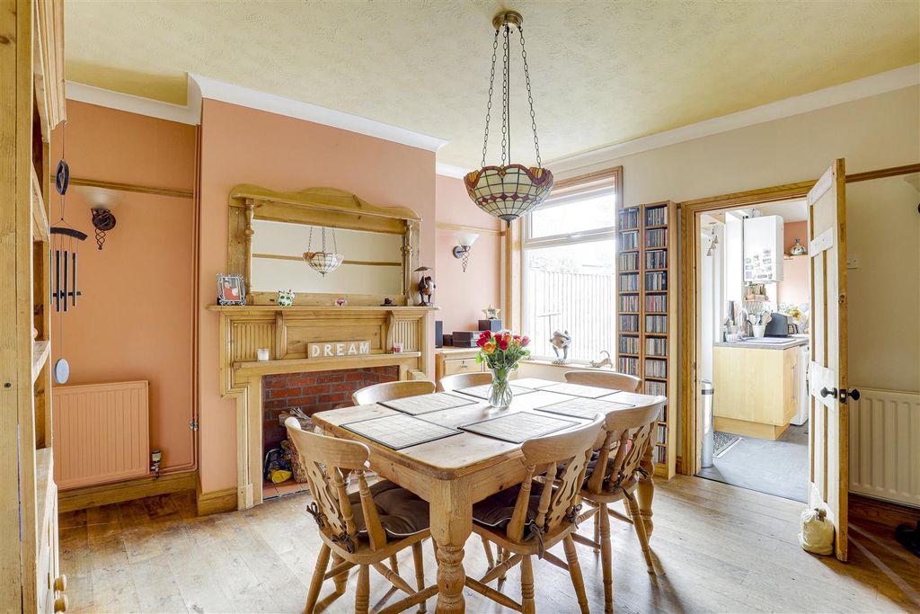 Property photo 3 of 24 5950.Jpg