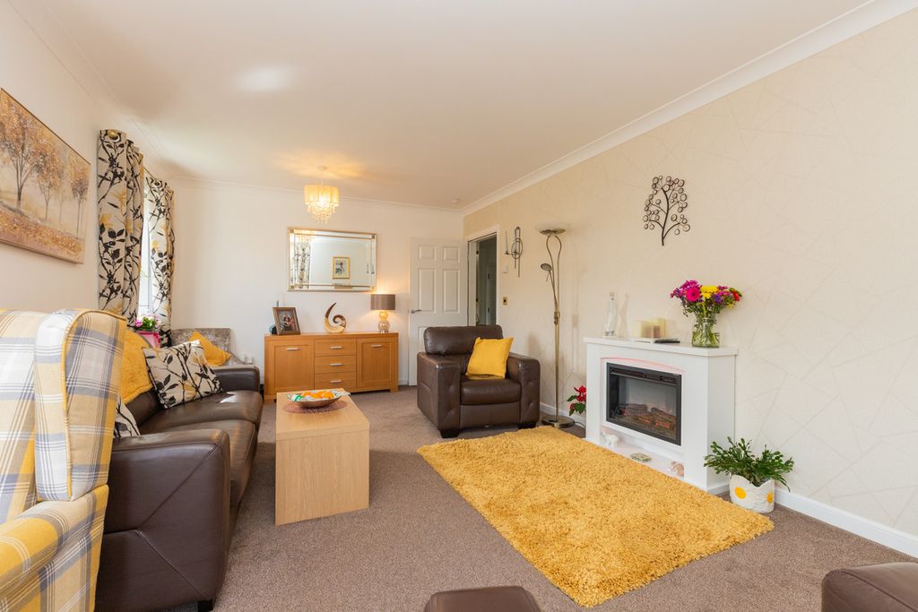 Property photo 3 of 42