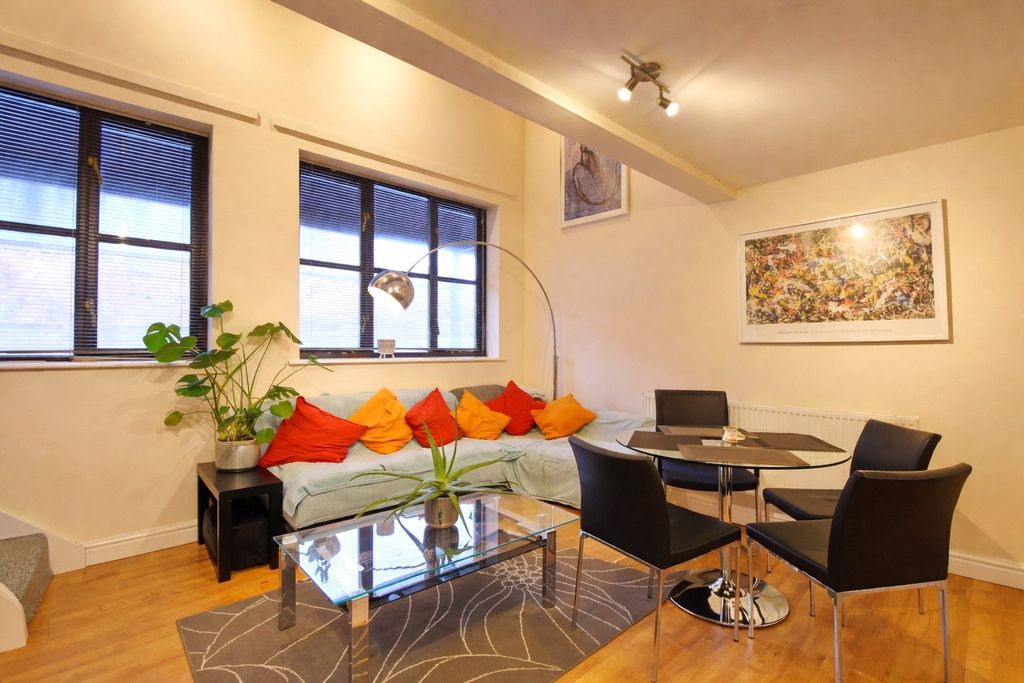 Property photo 2 of 8 Picture No. 20