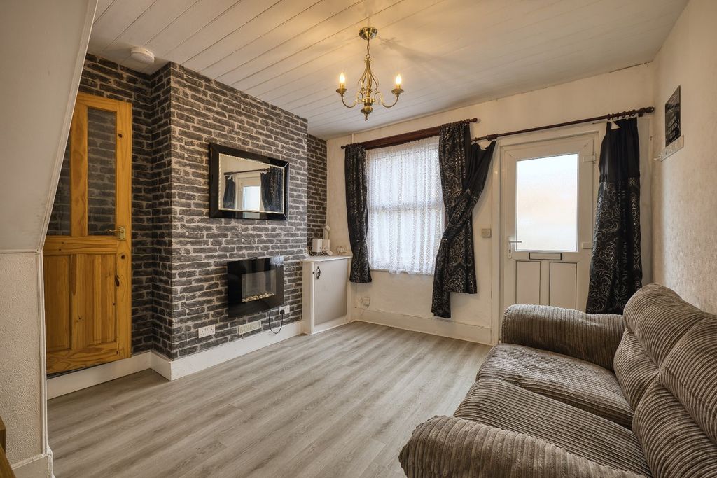 Property photo 2 of 11 Picture 2