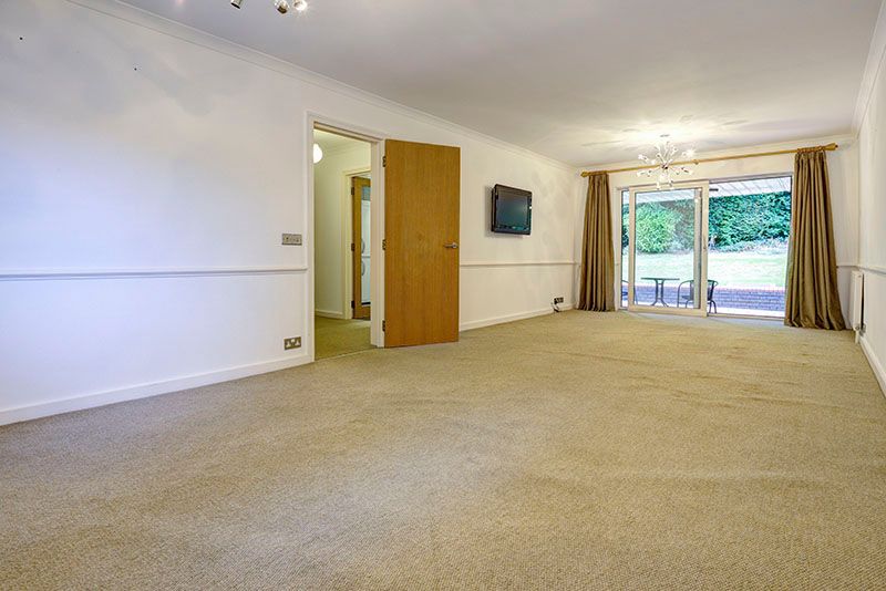 Property photo 2 of 9 Reception