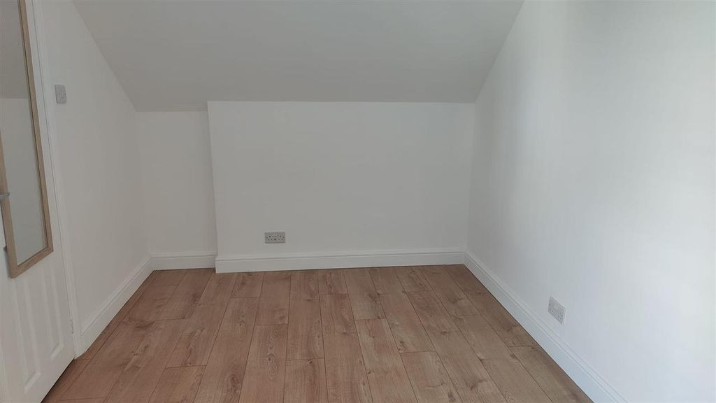 Property photo 1 of 5 Main Picture