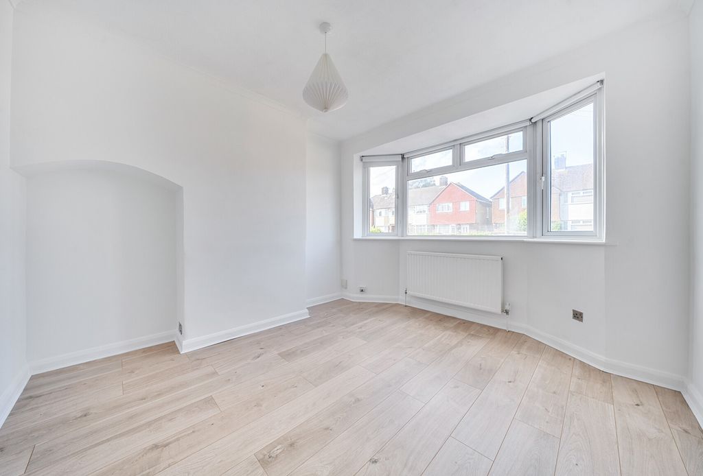 Property photo 3 of 10 1479657-11-6A2c3d...