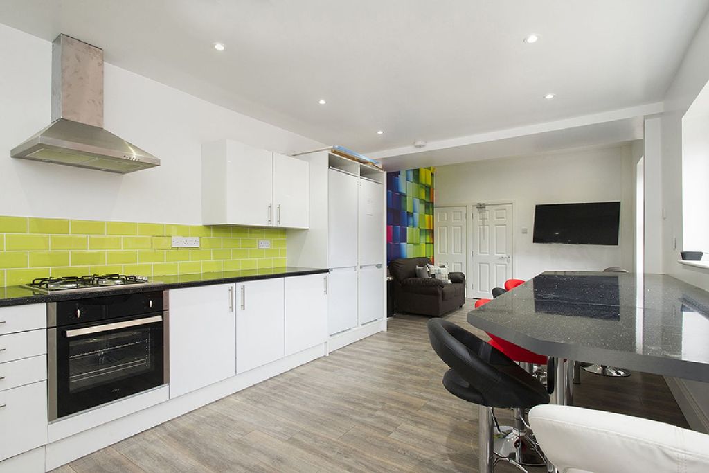 6 bed shared accommodation to rentDerby Grove, Nottingham NG7 photo 4