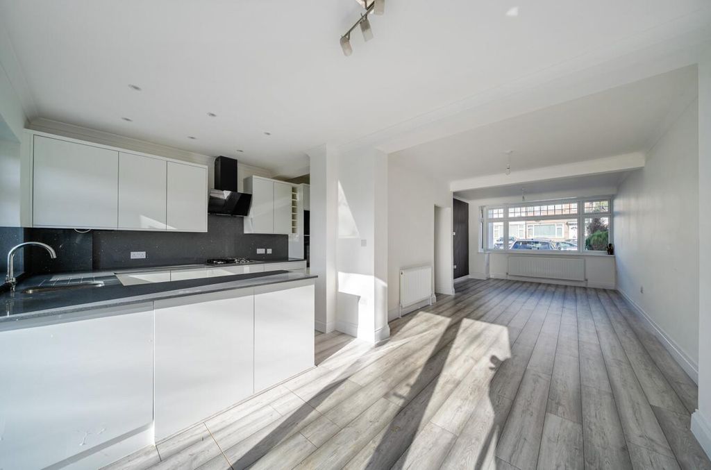 Property photo 2 of 11 Davidson Frost-Wellings, Dfw, Reynolds Drive, Edgw