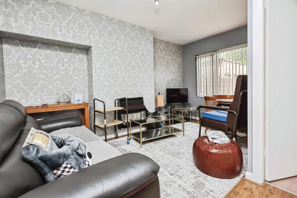 Property photo 2 of 12