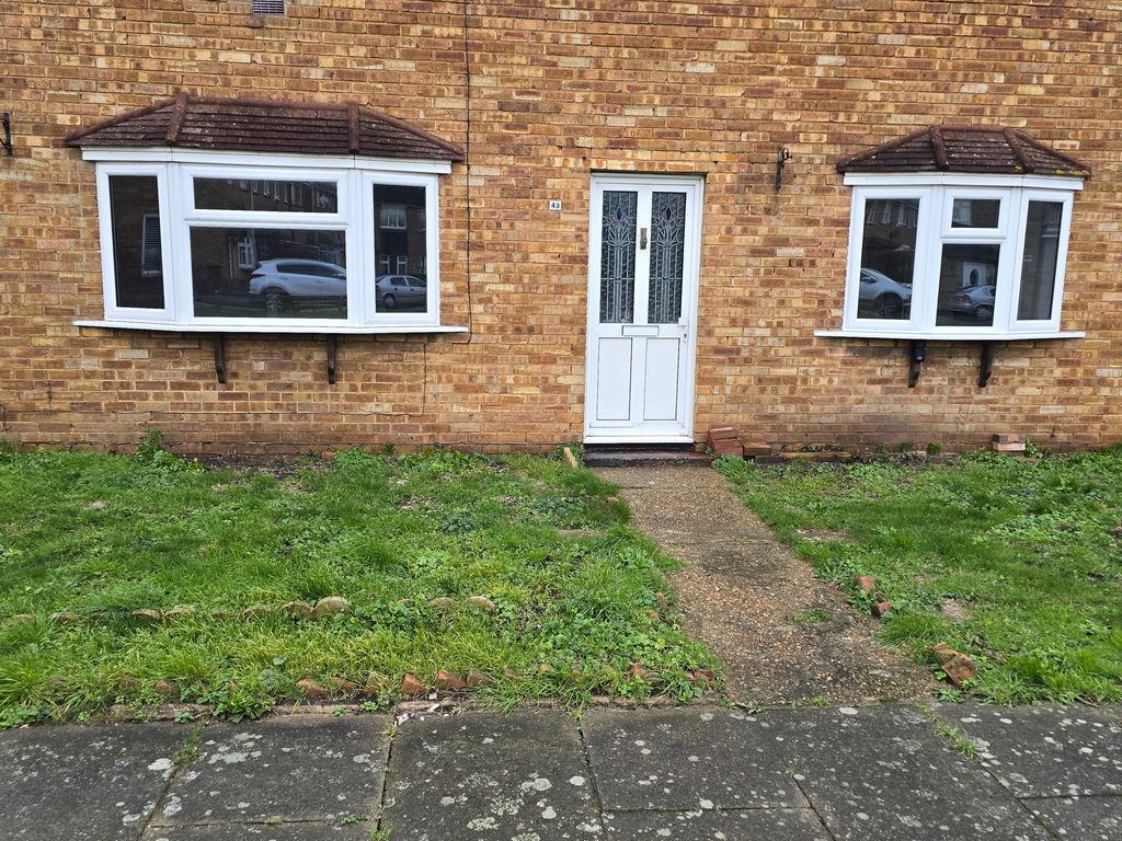 Property photo 2 of 12