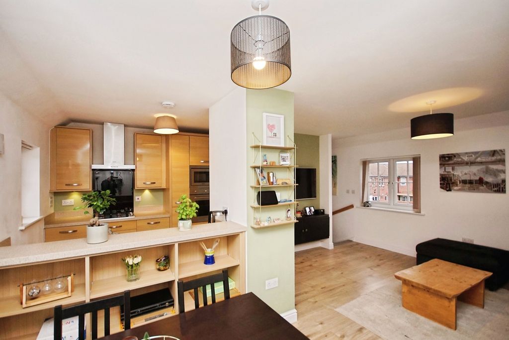 Property photo 3 of 10 Pbox-Img.Jpg