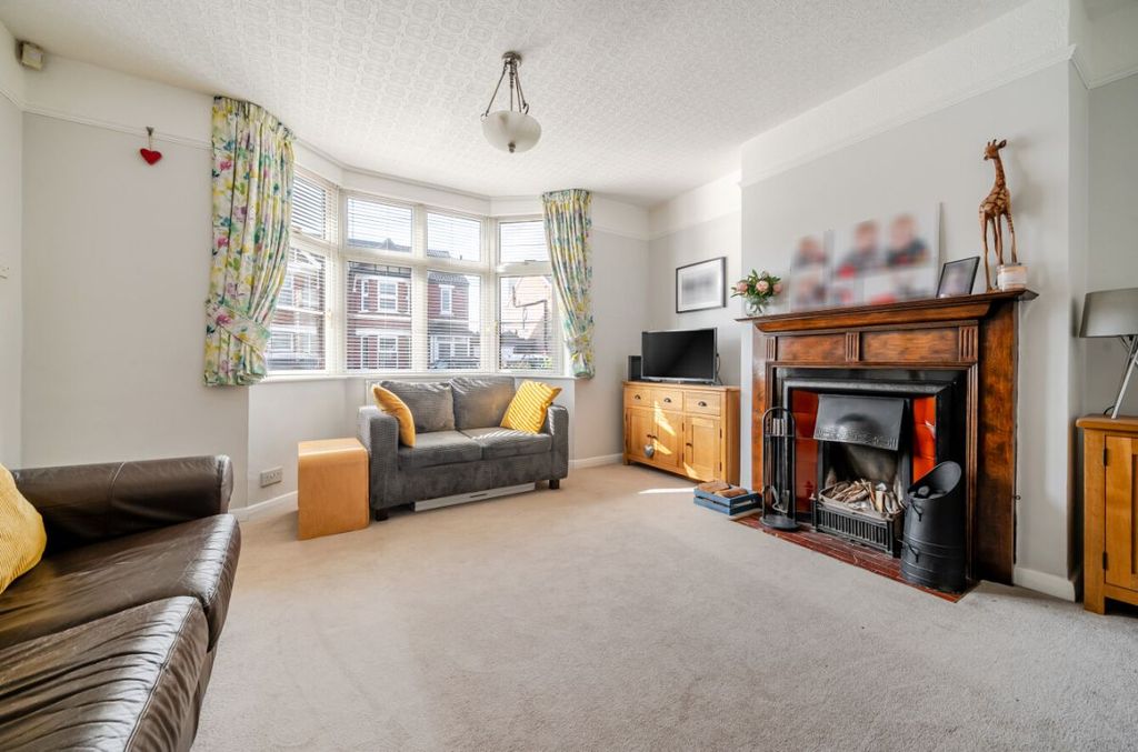 Property photo 2 of 19