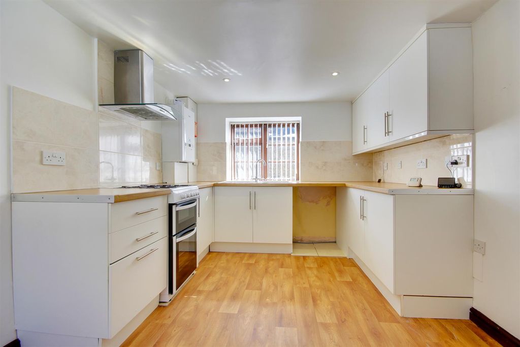 Property photo 3 of 13 Img_4086-Img_4088.Jpg