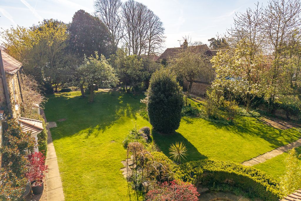 Property photo 3 of 28 19