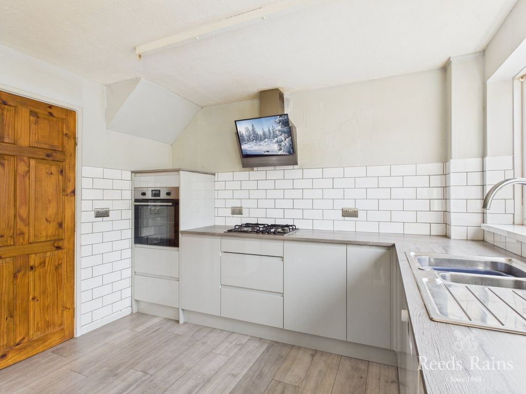 Property photo 3 of 15 Dining Kitchen