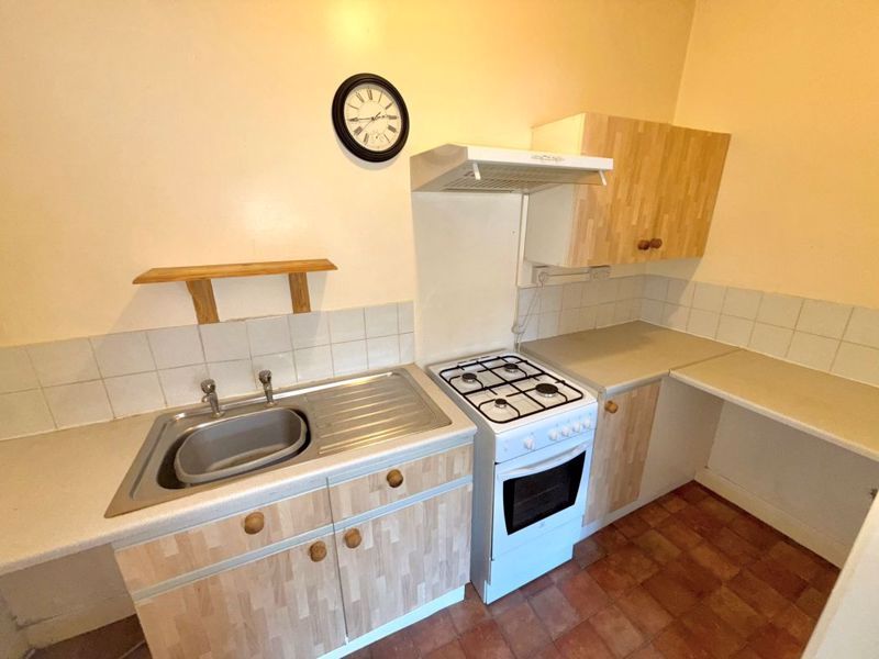 Property photo 2 of 6 Kitchen