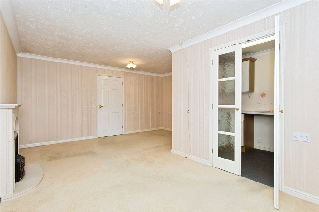 Property photo 3 of 9 Living Room