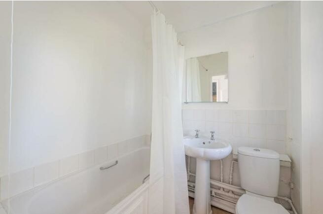 Property photo 2 of 4 1