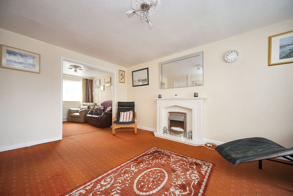 Property photo 3 of 25