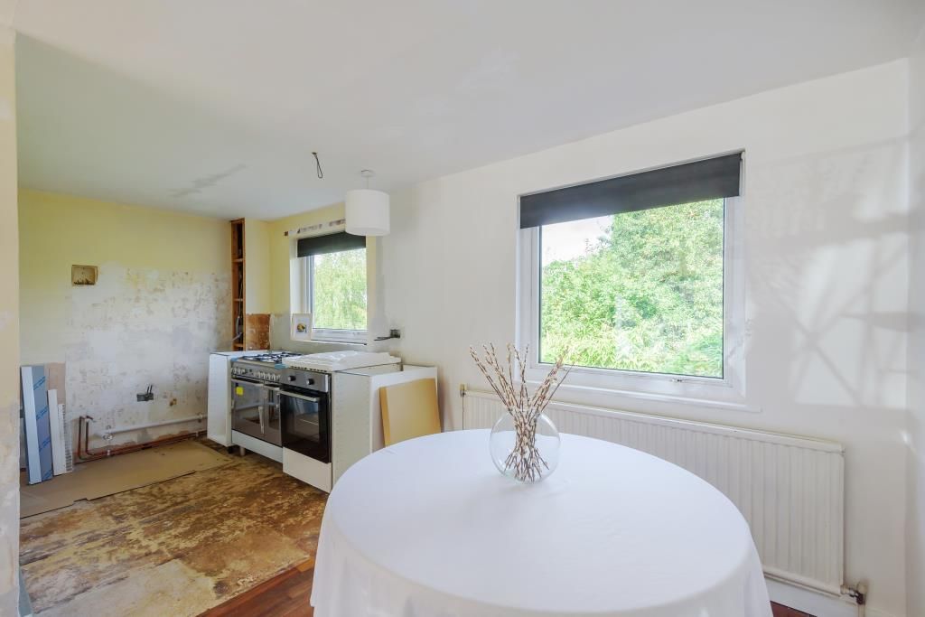 Property photo 3 of 10 Dining