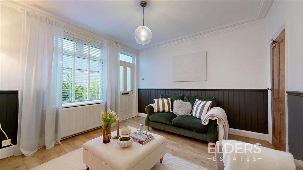 Property photo 2 of 13 Lounge