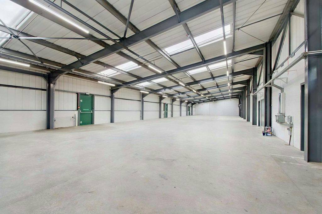 Property photo 2 of 2 Savills Internal.Jpg