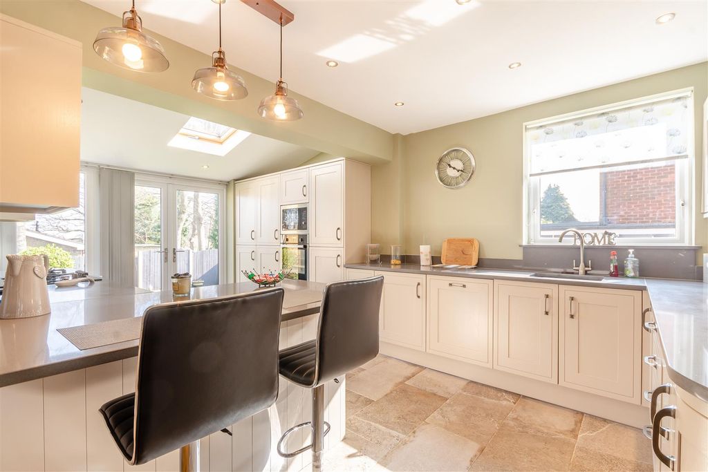 Property photo 3 of 40 8638896-Interior13v2.Jpg
