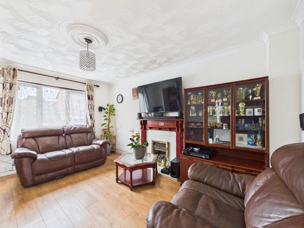 Property photo 3 of 21