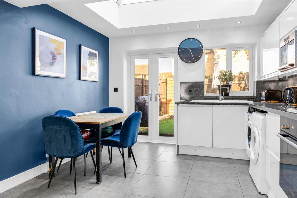 Property photo 3 of 18 Internal-11.Jpg