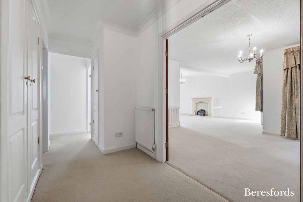 Property photo 3 of 24 Picture No. 05