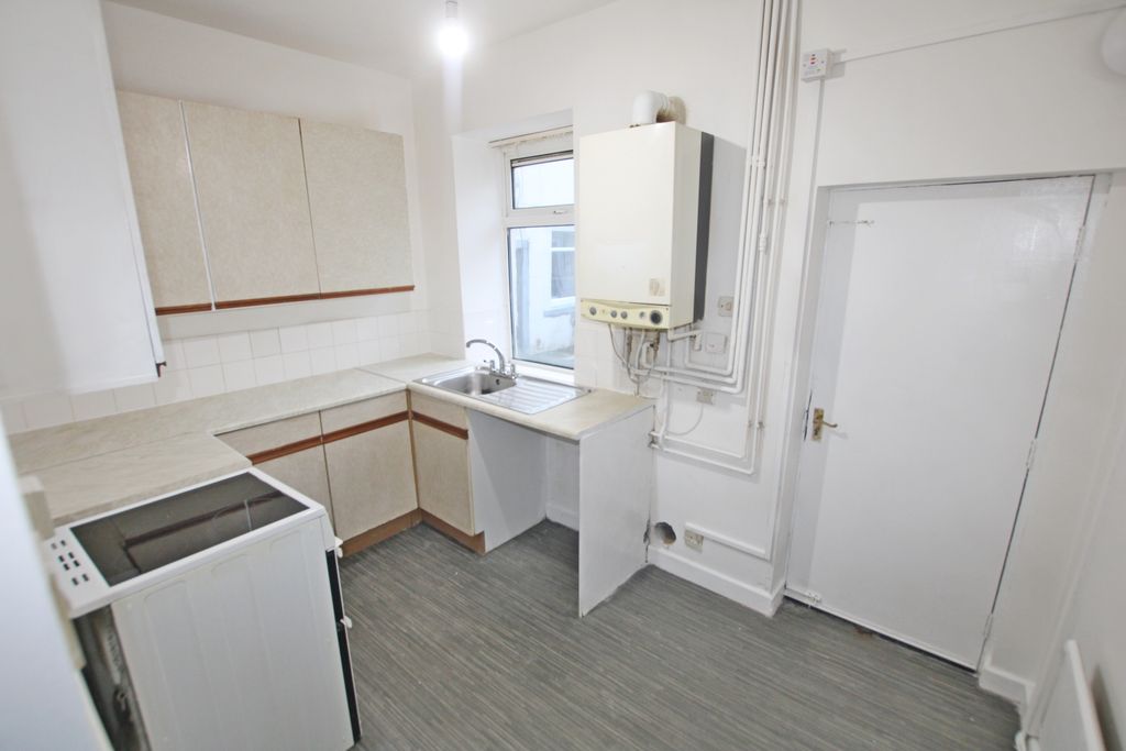 Property photo 3 of 6 3