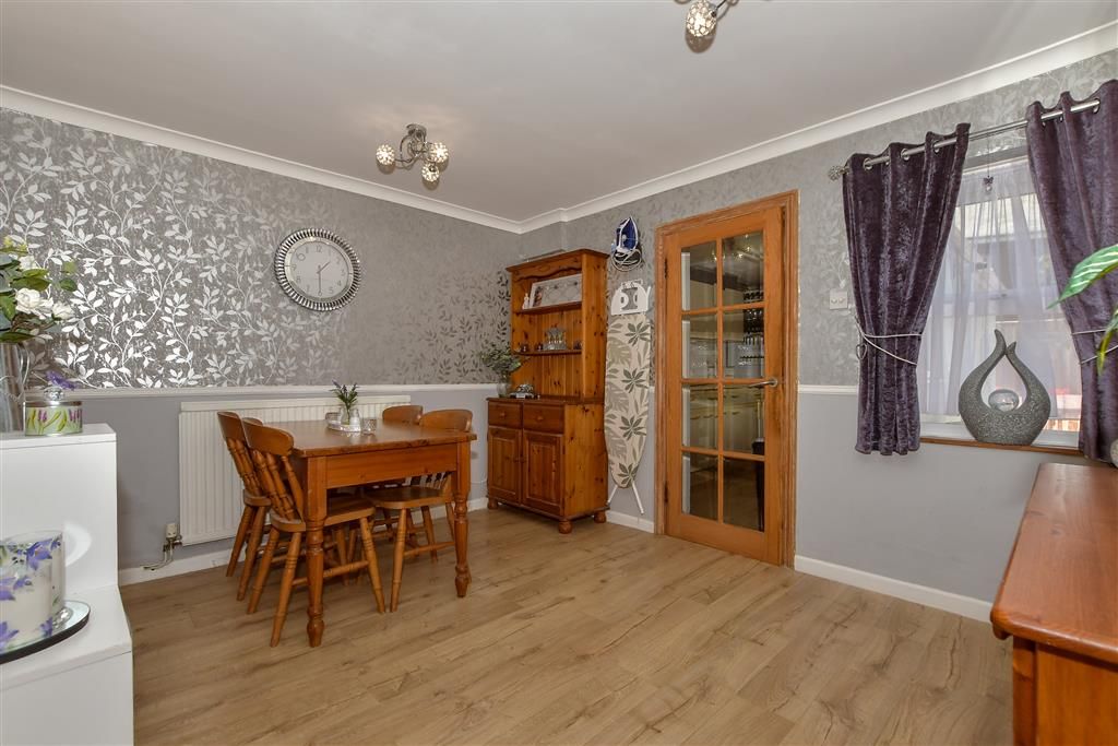 Property photo 3 of 11 Dining Area
