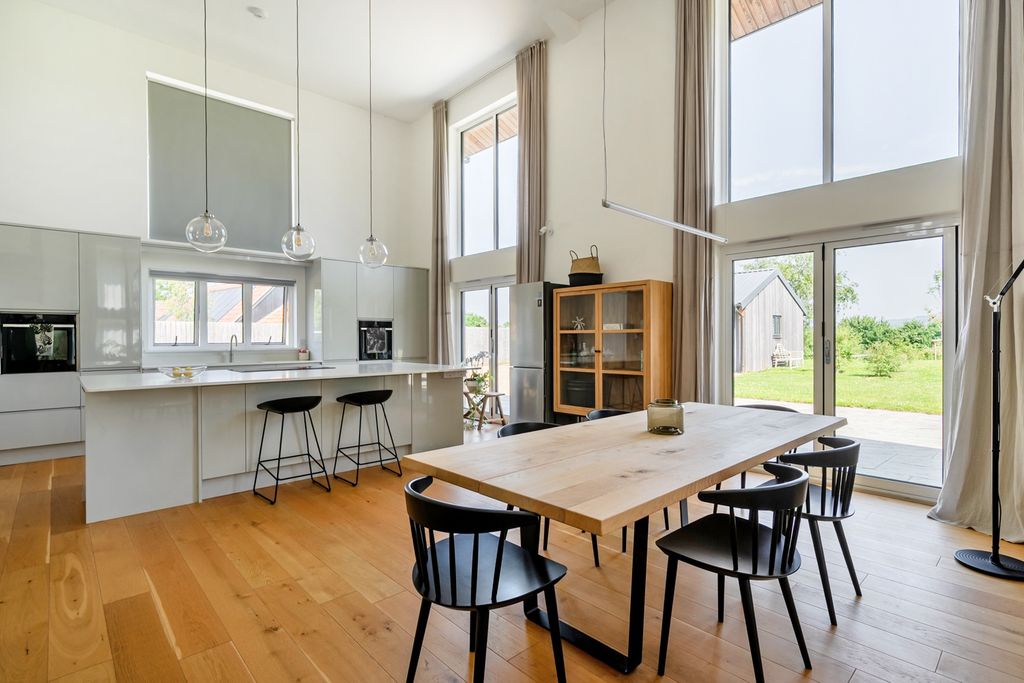 Property photo 3 of 39 5233287