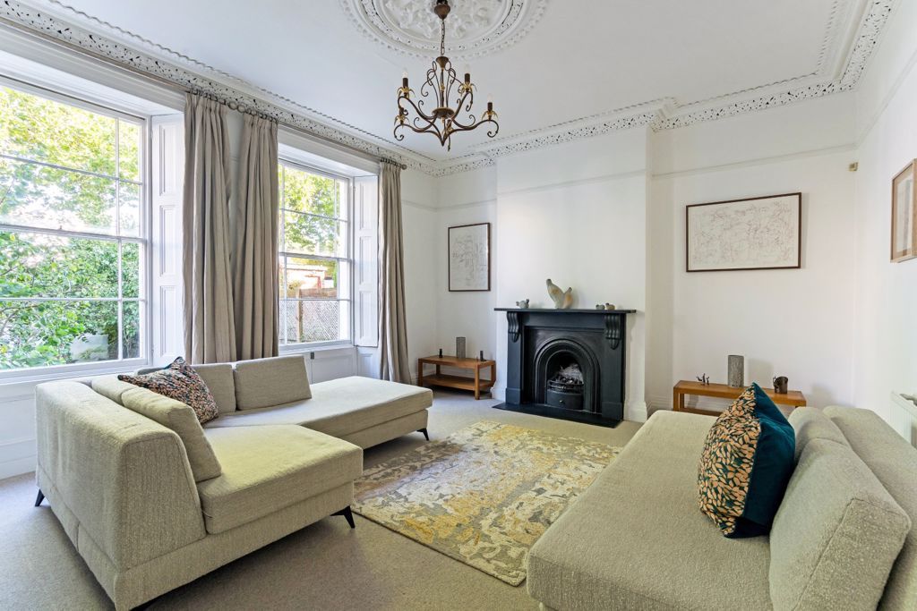 Property photo 3 of 14 Sitting Room