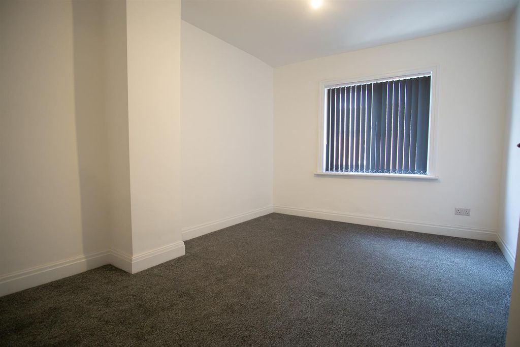 Property photo 2 of 9 Bedroom 1