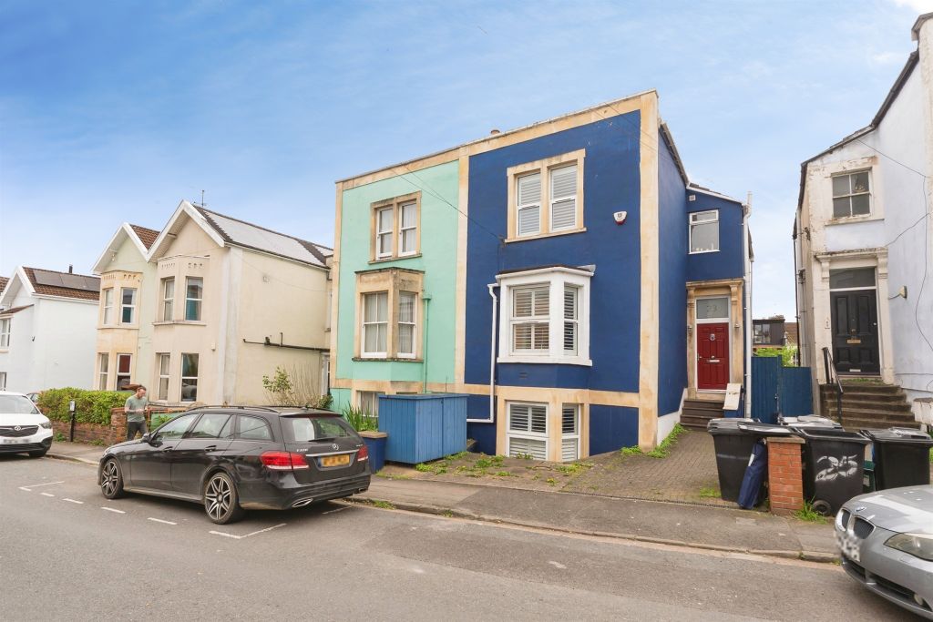 Property photo 1 of 17