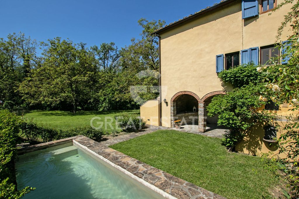 Property photo 3 of 34