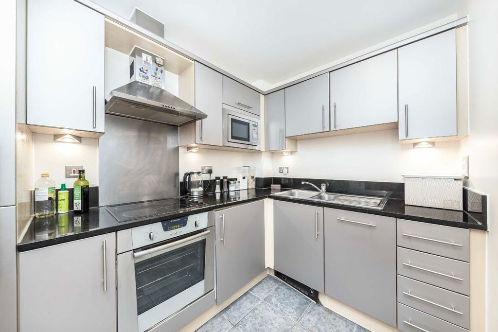 Property photo 3 of 5