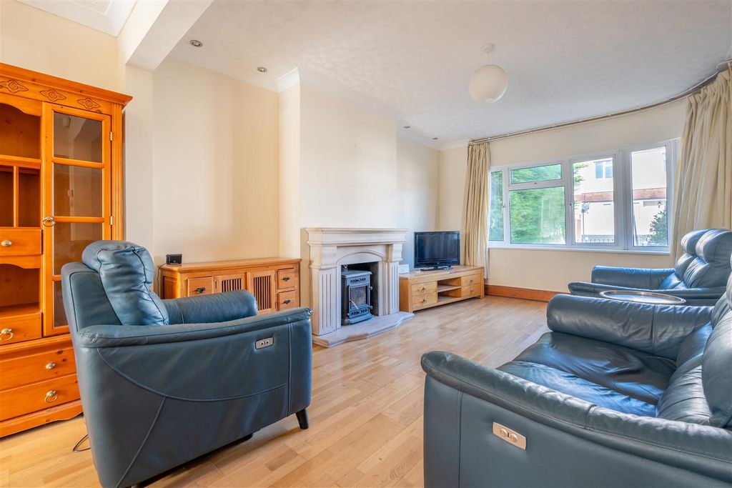 Property photo 2 of 15 Dsc08776-Hdr.Jpg